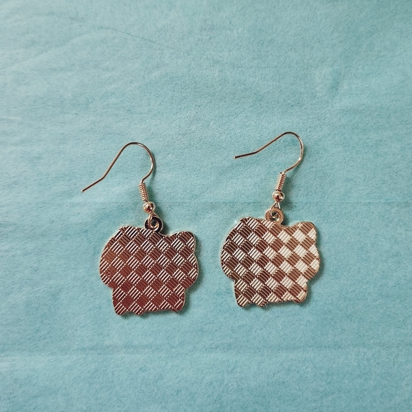 🔮3/$15 Bulbasaur Earrings - Picture 3 of 4